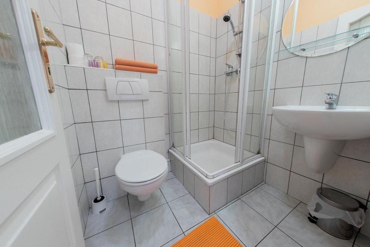 Penzion Skolicka Prague Luaran gambar