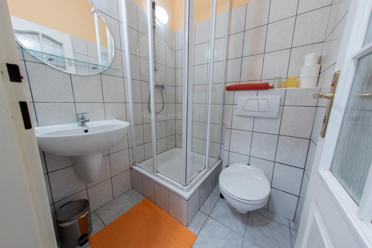 Penzion Skolicka Prague Luaran gambar